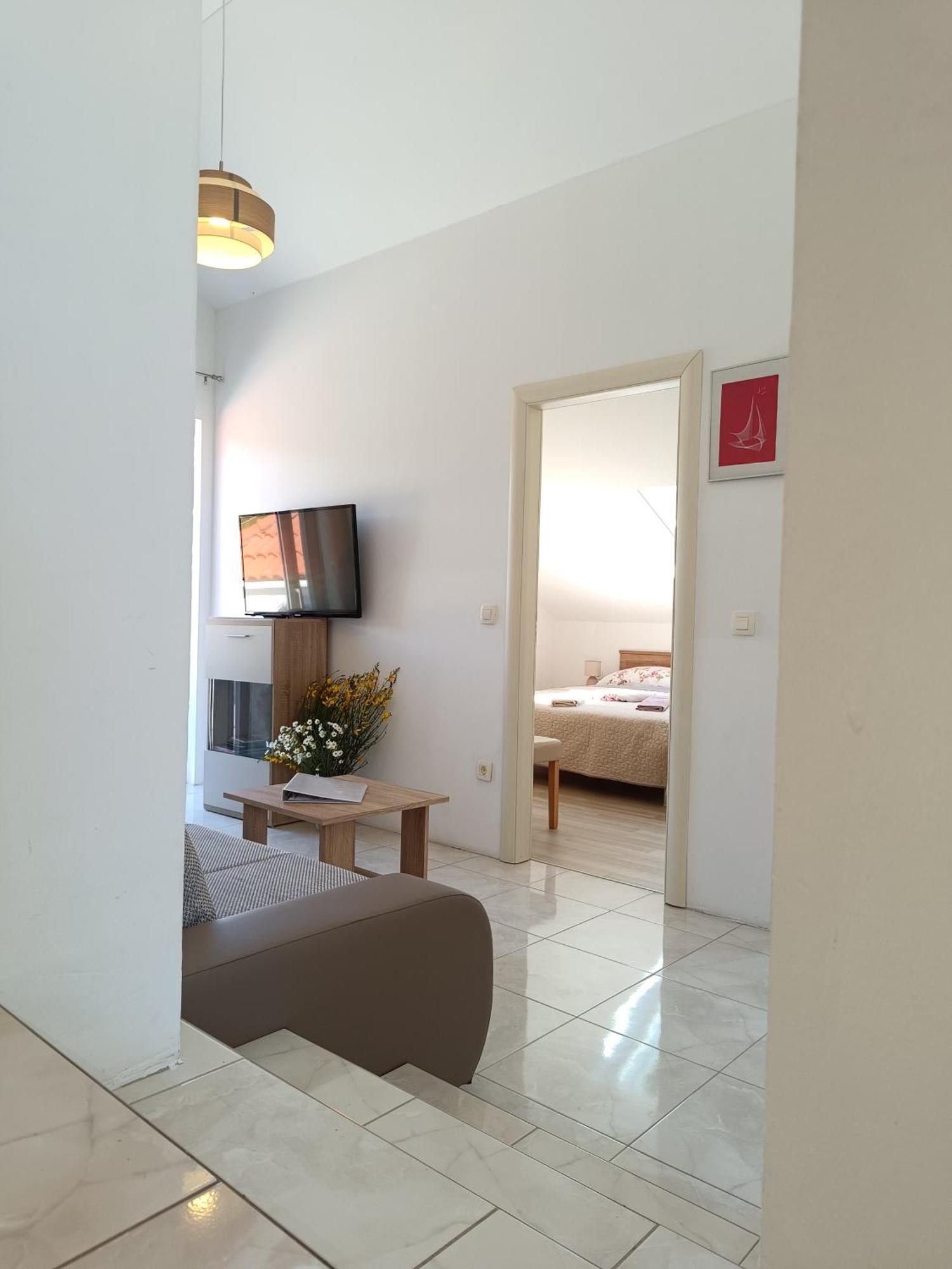 Apartment Maurora Затон Екстер'єр фото